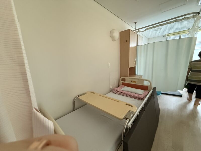 아기 병원 입원 준비물 챙겨서 입원한 다인실 병실 침대와 내부 모습